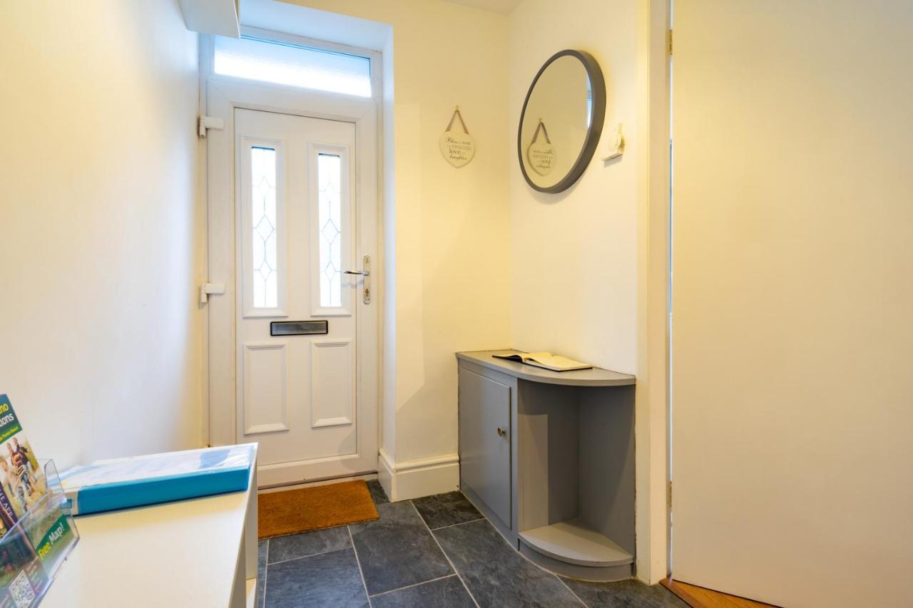 Newly-Renovated, Mid-Terrace Cottage In Porthmadog Exterior foto