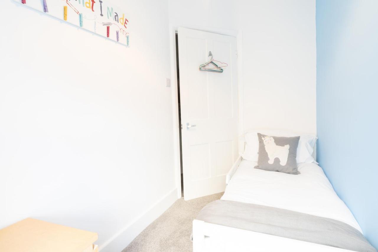 Newly-Renovated, Mid-Terrace Cottage In Porthmadog Exterior foto
