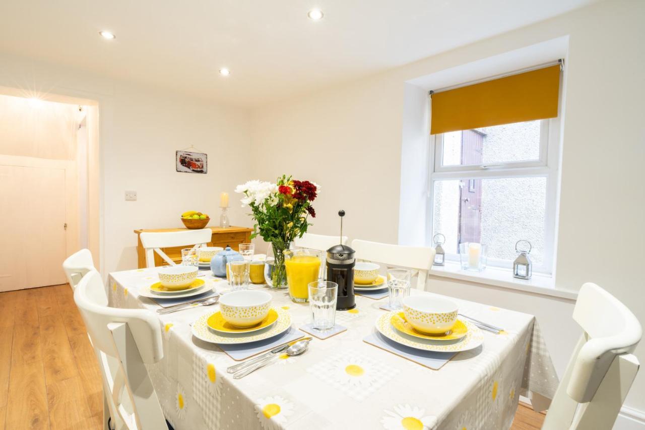 Newly-Renovated, Mid-Terrace Cottage In Porthmadog Exterior foto