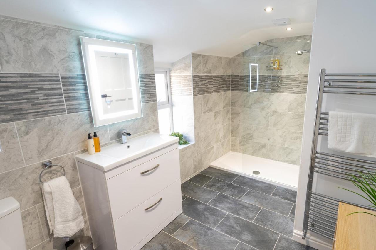Newly-Renovated, Mid-Terrace Cottage In Porthmadog Exterior foto